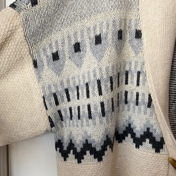 FRYE Cream Geometric Cardigan NWT! - Picture 6 of 8